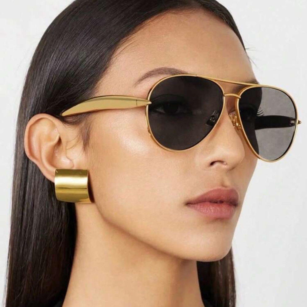 NWOT Gold Aviator Sunglasses in Grey Smoke
